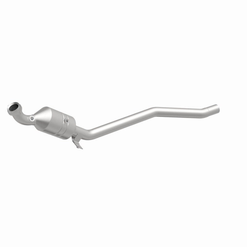 MagnaFlow Direct Fit Catalytic Converter 2006-2011 R350 3.5 L Underbody - 52177