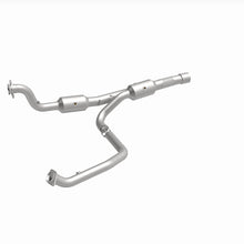 Load image into Gallery viewer, Magnaflow 15-16 Ram 2500 6.4L California Grade CARB Compliant DF Catalytic Converter - 5551513