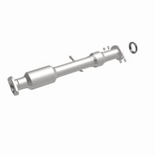 Load image into Gallery viewer, MagnaFlow 14-15 Toyota Highlander 3.5L Direct Fit Converter - 5592534