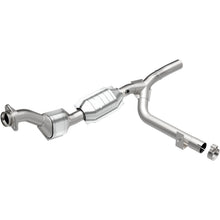 Load image into Gallery viewer, MagnaFlow Direct Fit Catalytic Converter 99 Ford F-150 4.6L - 23082