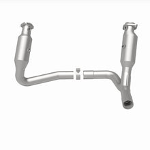 Load image into Gallery viewer, MagnaFlow 07-08 Dakota V6 V8 3.7 4.7 OEM Underbody Direct Fit Converter - 21-972