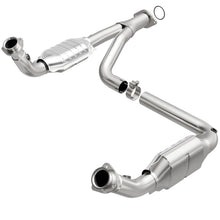 Load image into Gallery viewer, MagnaFlow DF Cat Conv 07-09 Chevrolet/GMC Silverado/Sierra 2500 HD 6.0L Y-Pipe Assy excludes Classic - 49644