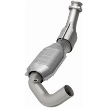 Load image into Gallery viewer, MagnaFlow Direct Fit Catalytic Converter 97-98 Ford F-150 Pickup 4.2L D/S 4WD (49 State) - 93428