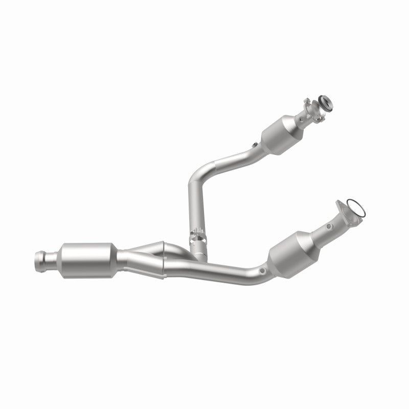 MagnaFlow 14-15 Chevrolet Silverado 1500 Underbody 4.3L / 5.3L Direct-Fit Catalytic Converter - 280424