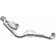 Load image into Gallery viewer, MagnaFlow Direct Fit Catalytic Converter 99-01 Continental 4.6L 50S - 441113