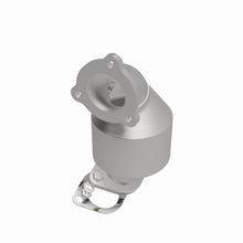 Load image into Gallery viewer, MagnaFlow Direct Fit Catalytic Converter OEM 13-15 Hyundai Veloster 1.6L Underbody - 52882