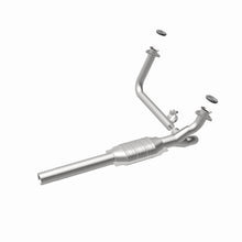 Load image into Gallery viewer, MagnaFlow Direct Fit Catalytic Converter Chevrolet/GMC 1500 1/2 Ton - 93109