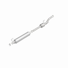 Load image into Gallery viewer, MagnaFlow Direct Fit Catalytic Converter 2002-2006 Sprinter 2500 2.7 L Underbody - 52290