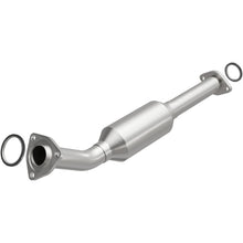 Load image into Gallery viewer, MagnaFlow Direct Fit Catalytic Converter OEM 2003-2004 Toyota Tundra Underbody - 28.75in Length - 4551406