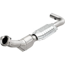 Load image into Gallery viewer, MagnaFlow Direct Fit Catalytic Converter 97-98 Expedition-Navigator - 23318
