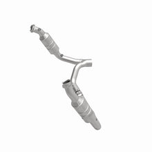 Load image into Gallery viewer, MagnaFlow Direct Fit Catalytic Converter 2006 Dodge RAM 1500 Pickup 5.7L Solid Front Axle - 49711