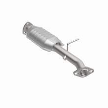 Load image into Gallery viewer, MagnaFlow Direct Fit Catalytic Converter 98-00 Kia Sportage - 50669