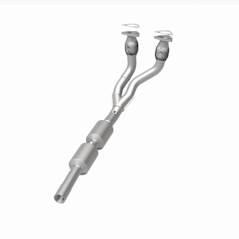 MagnaFlow Direct Fit Catalytic Converter 02-05 Golf 2.8L Underbody - 52289