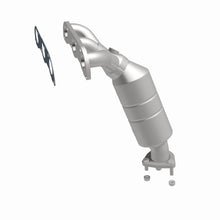 Load image into Gallery viewer, MagnaFlow Direct Fit Catalytic Converter 04-05 Suz Verona2.5 Manifold Rear - 50912