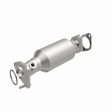 Load image into Gallery viewer, MagnaFlow 05-17 Nissan Frontier 4.0L Direct Fit Converter - 5582668