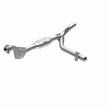 Load image into Gallery viewer, MagnaFlow Direct Fit Catalytic Converter 01 Ford Trucks 4.6L - 447124