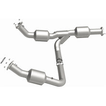 Load image into Gallery viewer, MagnaFlow 18-20 Chevrolet Express 2500 Single Underbody 4.3L Direct Fit Catalytic Converter - 280210