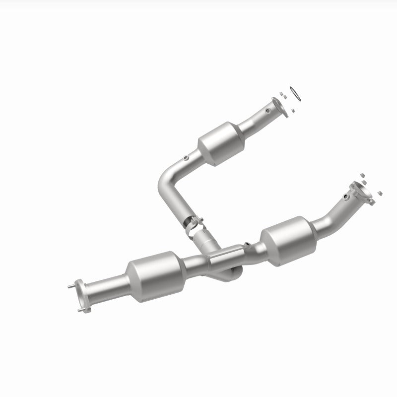 MagnaFlow 18-20 Chevrolet Express 2500 Single Underbody 4.3L Direct Fit Catalytic Converter - 280210