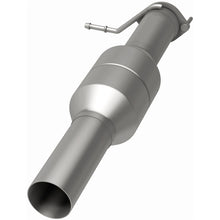 Load image into Gallery viewer, MagnaFlow Direct Fit Catalytic Converter 03-05 Ford F250/350 SD 6.0 - 60511