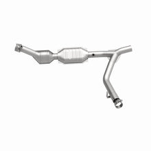 Load image into Gallery viewer, MagnaFlow Direct Fit Catalytic Converter 01 Ford Trucks 5.4L - 51544