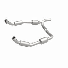 Load image into Gallery viewer, MagnaFlow Direct Fit Catalytic Converter 2008+ Ford E-150 4.6L - 5481640