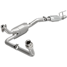 Load image into Gallery viewer, MagnaFlow 92-95 Ford E-150 5.0L Direct Fit Converter - 93423
