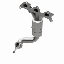 Load image into Gallery viewer, MagnaFlow Direct Fit Catalytic Converter 07-09 Chrysler Sebring 2.7L - 51735