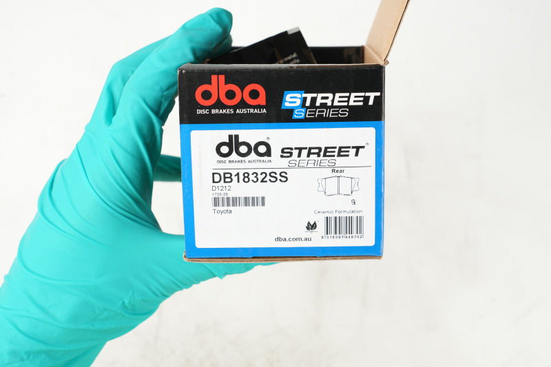DBA 13-18 Lexus ES300h Street Series Rear Brake Pads - DB1832SS