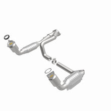 Load image into Gallery viewer, MagnaFlow Direct Fit Catalytic Converter 99-00 Chevy Pickups 4.3L - 447284