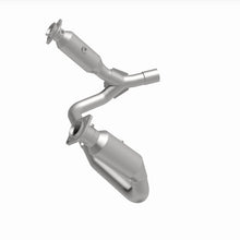 Load image into Gallery viewer, MagnaFlow 07-08 Dakota V6 V8 3.7 4.7 OEM Underbody Direct Fit Converter - 21-972
