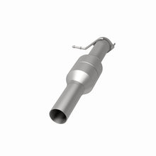 Load image into Gallery viewer, MagnaFlow Direct Fit Catalytic Converter 03-05 Ford F250/350 SD 6.0 - 60511