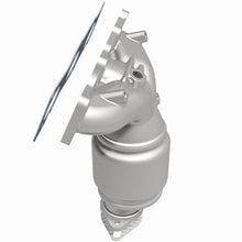 Load image into Gallery viewer, Magnaflow 07-10 Kia Sedona 3.8L California Grade CARB Compliant DF Manifold Catalytic Converter - 5582855