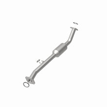 Load image into Gallery viewer, MagnaFlow Direct Fit Catalytic Converter OEM 2001-2004 Toyota Sequoia Underbody - 4551061