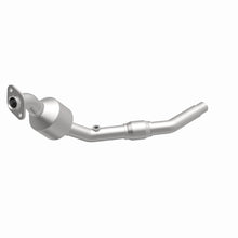 Load image into Gallery viewer, MagnaFlow Direct Fit Catalytic Converter 02-03 Freelander 2.5L - 51877