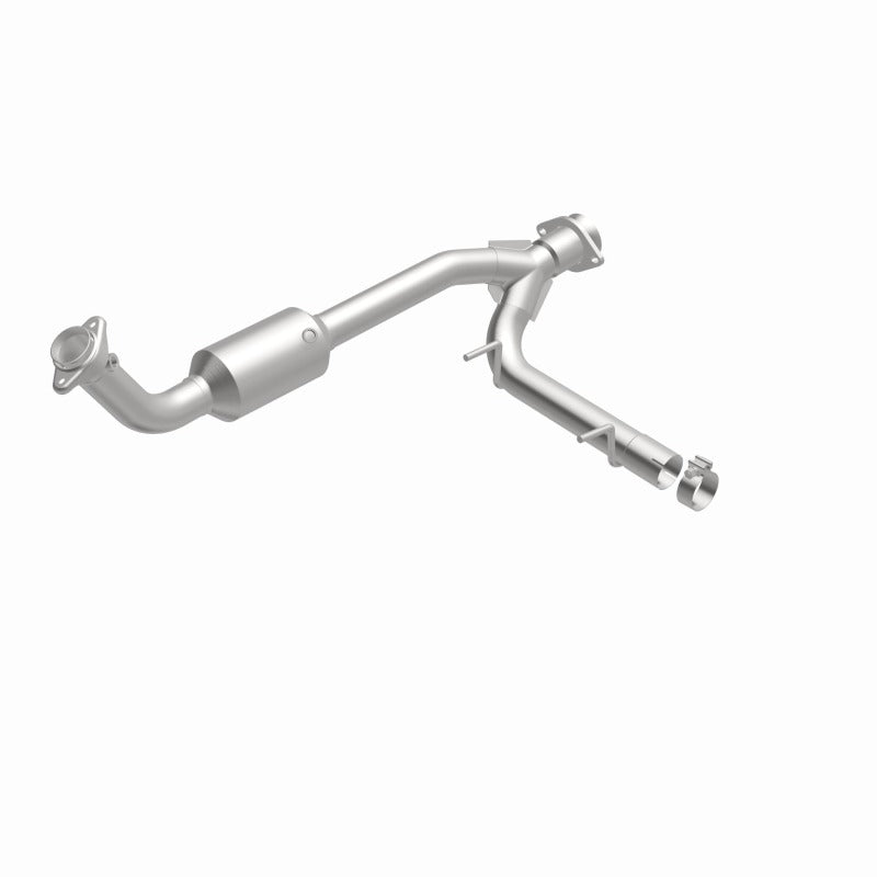 MagnaFlow Direct Fit Catalytic Converter 05-06 Lincoln Navigator 5.4L w/ 3in Main Piping - 52508
