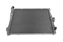 Load image into Gallery viewer, CSF 2006 BMW 325 / 07-09 BMW 328 / 06-10 BMW 330 / 09-10 BMW Z4 Radiator - 7001