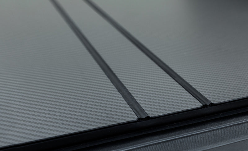 Access 2023+ Chevy/GMC Colorado/Canyon Roll-Up Cover 5ft Bed LOMAX Stance Hard Cover - Carbon Fiber - G5020119