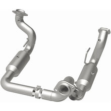 Load image into Gallery viewer, MagnaFlow 20-22 Ford F-250 SD Single Underbody Direct Fit Catalytic Converter - 280246