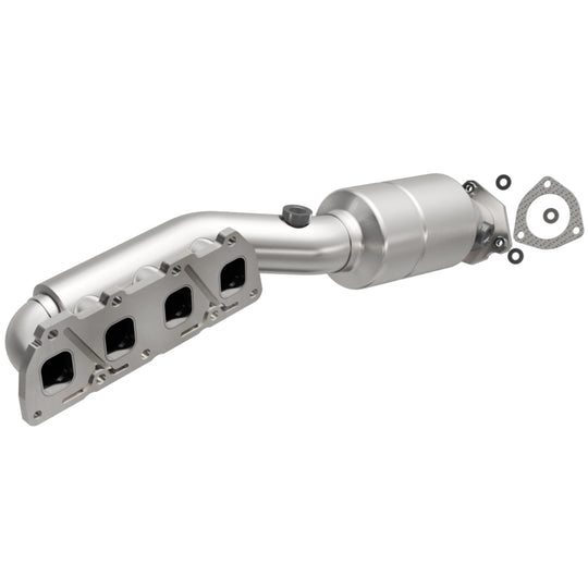 MagnaFlow Direct Fit Catalytic Converter 02-04 VW Passat 4.0L - 51213