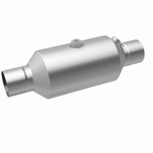 Load image into Gallery viewer, MagnaFlow 2.50 w/dual O2 5in. Spun Universal Converter - 79316
