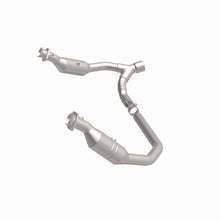 Load image into Gallery viewer, MagnaFlow Direct Fit Catalytic Converter 06-07 Ram 1500 4.7L Underbody - 52291
