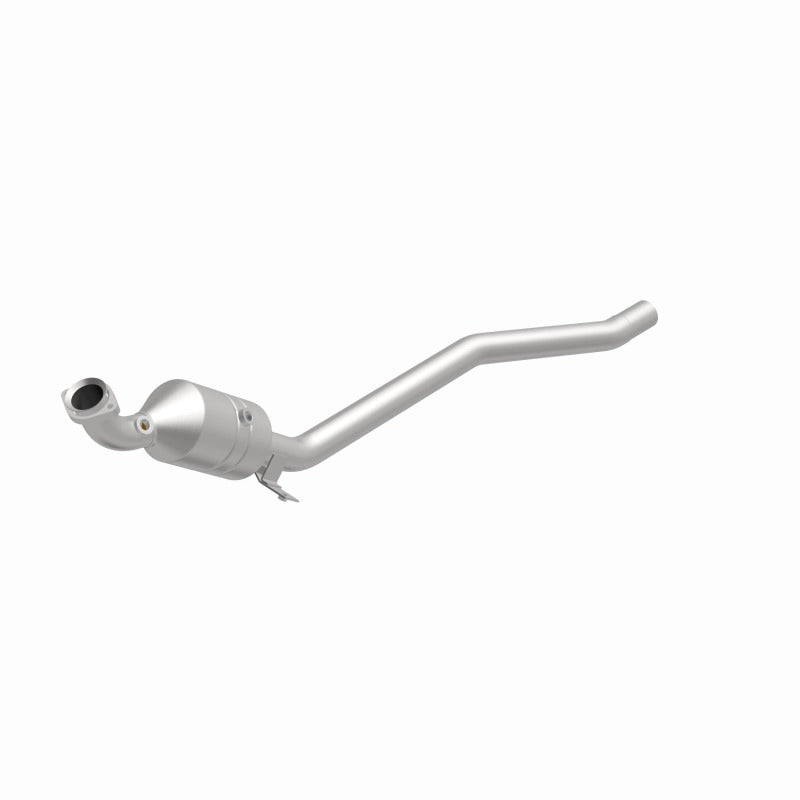 MagnaFlow Direct Fit Catalytic Converter 2006-2011 R350 3.5 L Underbody - 52177