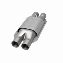 Load image into Gallery viewer, MagnaFlow Universal Catalytic Converter 2 D/D W/O2 Boss - 94038