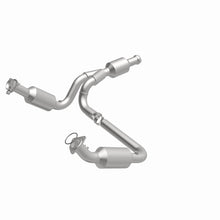 Load image into Gallery viewer, MagnaFlow 09-13 Chevrolet Silverado 1500 5.3L Direct Fit Converter - 5582578