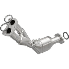 Load image into Gallery viewer, MagnaFlow Direct Fit Catalytic Converter 01-04 Toyota Tacoma Front 2.7L - 447184
