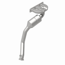 Load image into Gallery viewer, MagnaFlow Direct Fit Catalytic Converter BMW 5 01-03 front - 452430