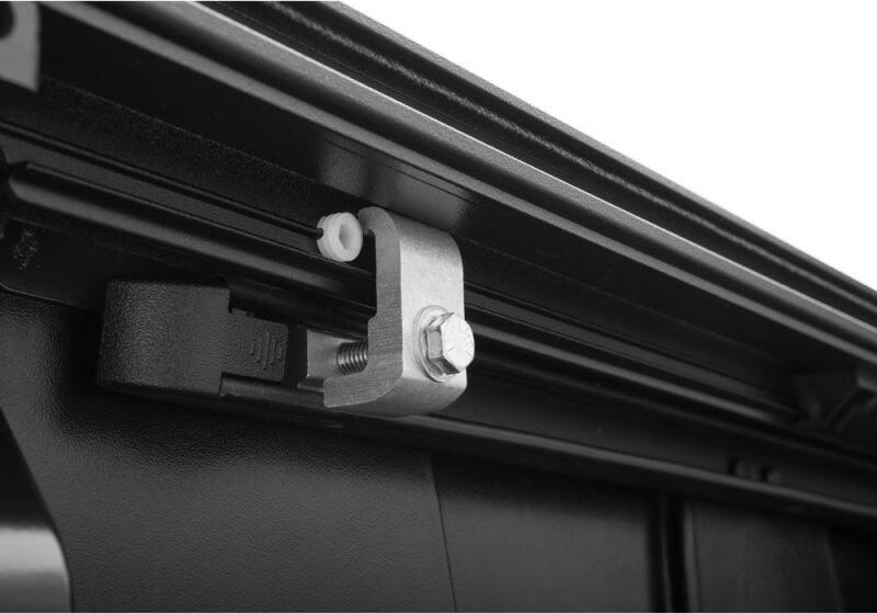 Retrax 16-23 Nissan Titan King Cab 6.5ft. Bed (w or w/o Utilitrack) Retrax EQ - EQ0752