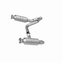 Load image into Gallery viewer, MagnaFlow Direct Fit Catalytic Converter Raider 2006 8 4.7L - 24398