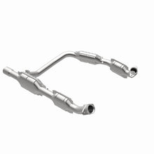 Load image into Gallery viewer, MagnaFlow Direct Fit Catalytic Converter 05-07 Ford E-250/E-350 Econoline V8 5.4L - 93167