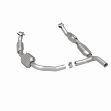 Load image into Gallery viewer, MagnaFlow Direct Fit Catalytic Converter 07-08 Ford E-150 4.6L - 51640
